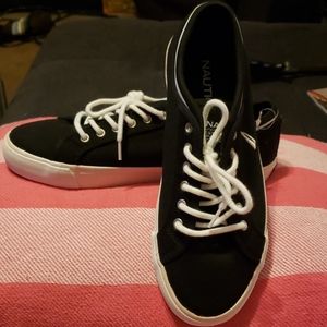 Nautica men's tennis shoes